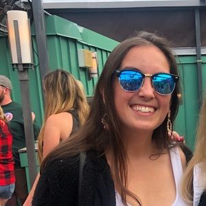 Meet your Posher, Michaela